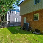 Madrona\'S Park Circle Place- Fenced & Convenient