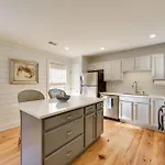 3 Mi To Beach Coastal Escape In Mount Pleasant