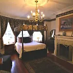 The Cannonboro Inn