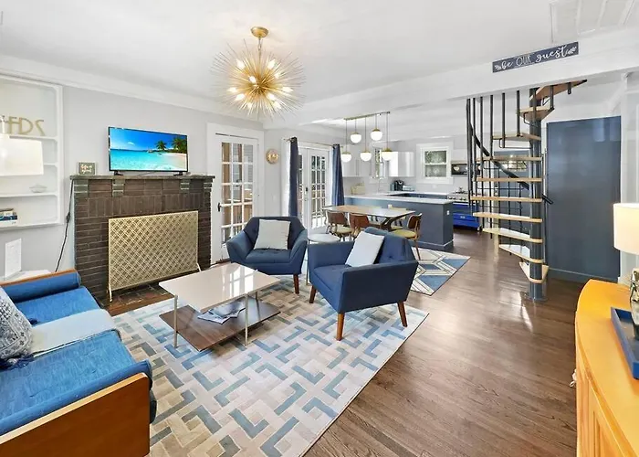 Location! Minutes To Downtown And Folly Beach