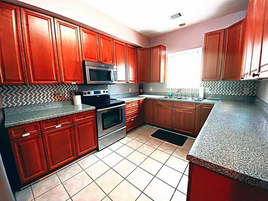 Holiday home 3 Story House Near Historic Downtown *