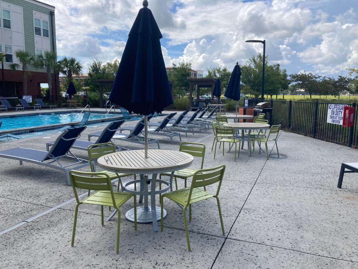 Apartment King Bed/pool/trendy Nbhd Blue Heron Charleston