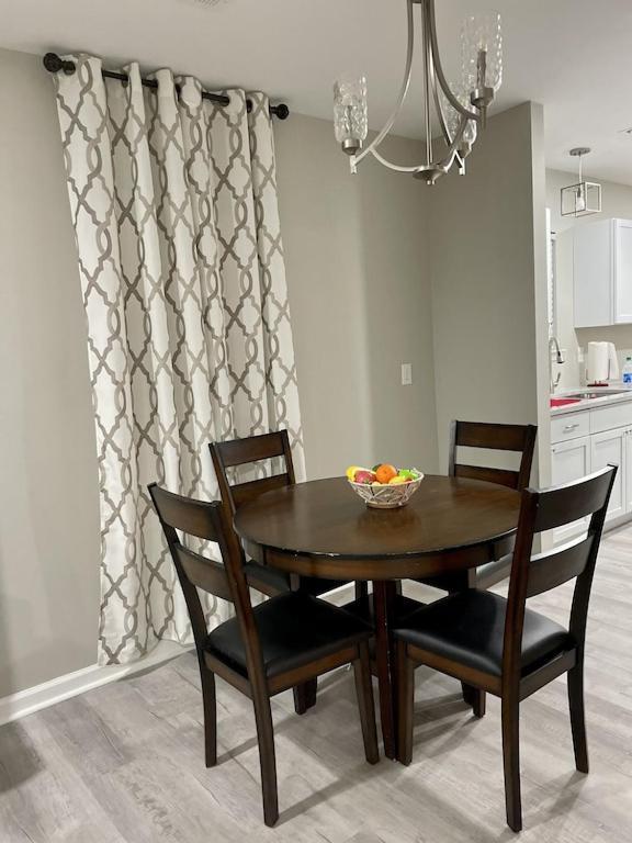 Minutes To Everywhere Holiday home Charleston