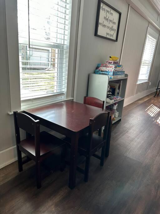 Area Hideaway Charleston