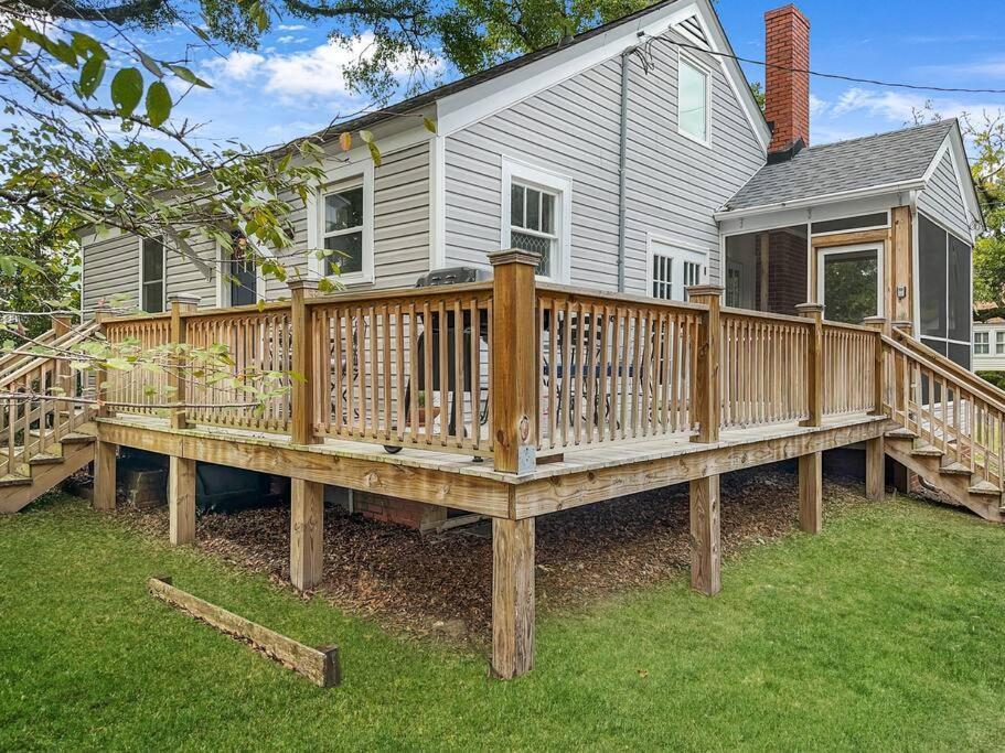 Location! Minutes To Downtown And Folly Charleston