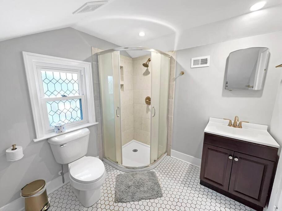 Location! Minutes To Downtown And Folly Charleston