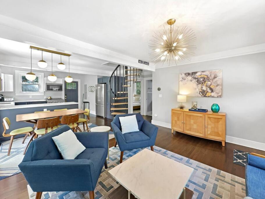 Holiday home Location! Minutes To Downtown And Folly *