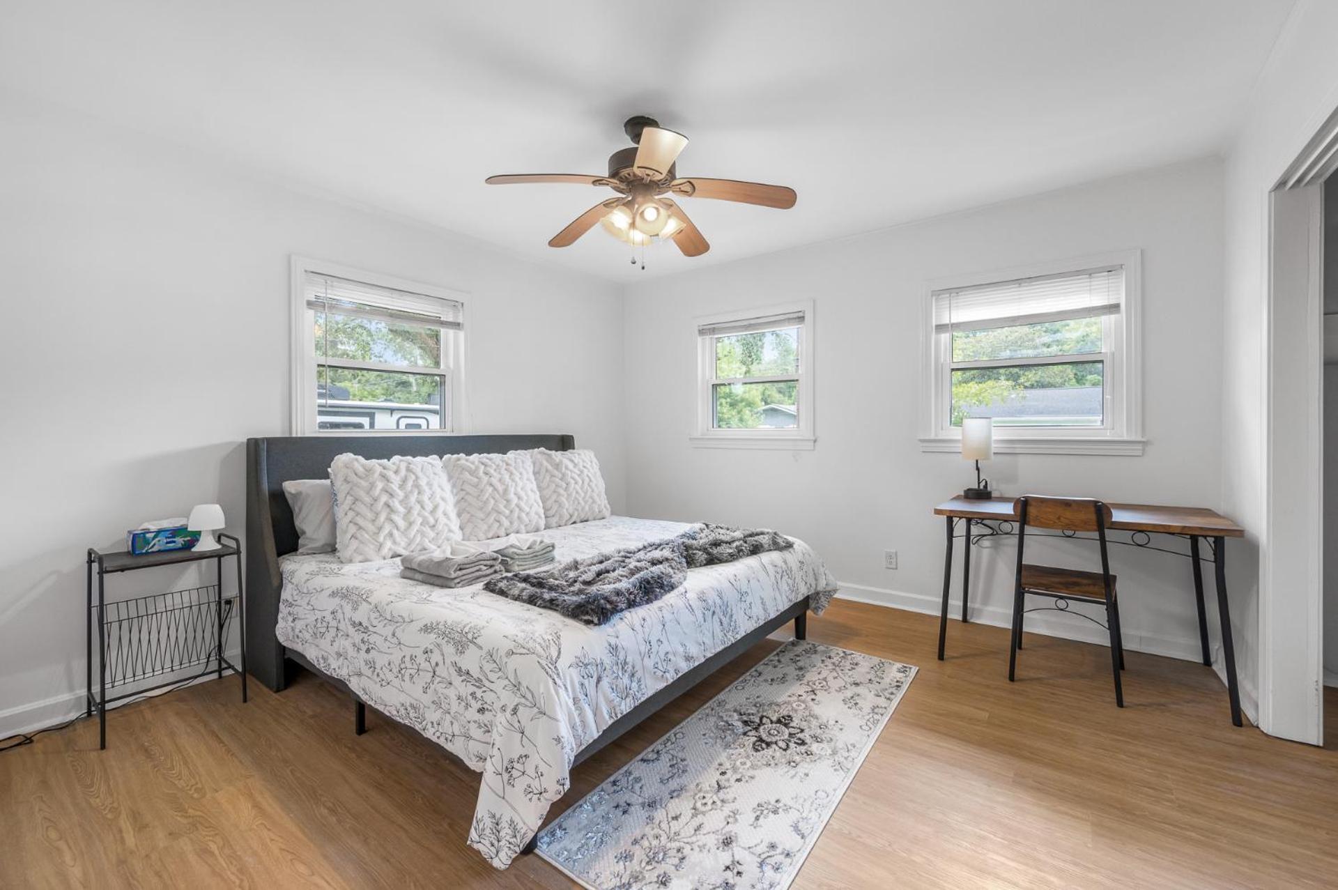 Apartment Southern Charm Getaway- 3br In Park Circle