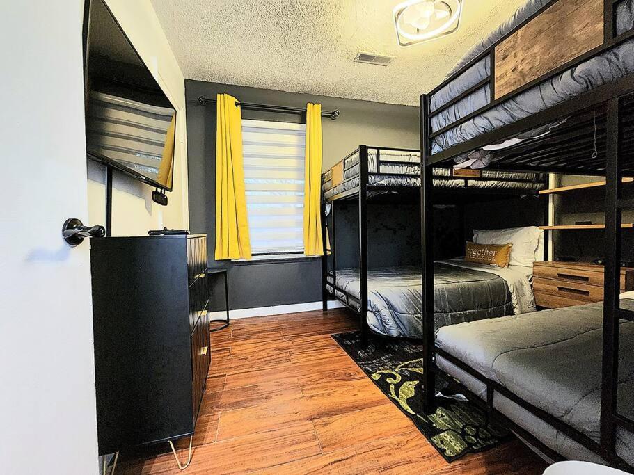Holiday home Hi-tek Manor B - Prime Location - 2-75 Inch 4k Tvs *