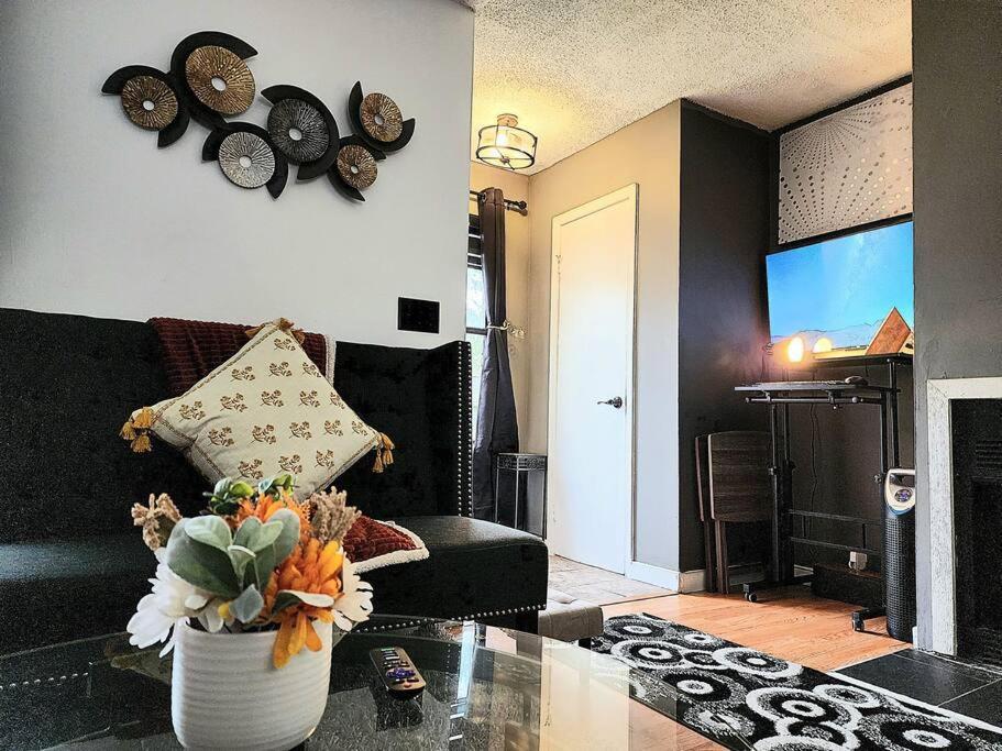 Hi-tek Manor B - Prime Location - 2-75 Inch 4k Tvs Holiday home