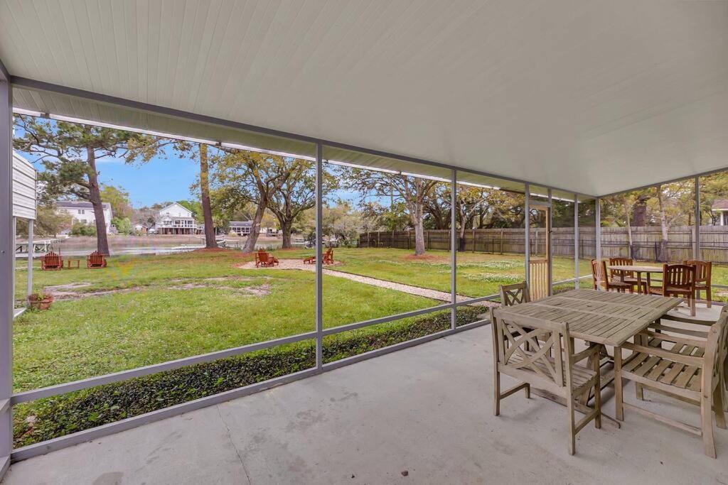 Waterfront Oasis W Ocean Access Holiday home Charleston