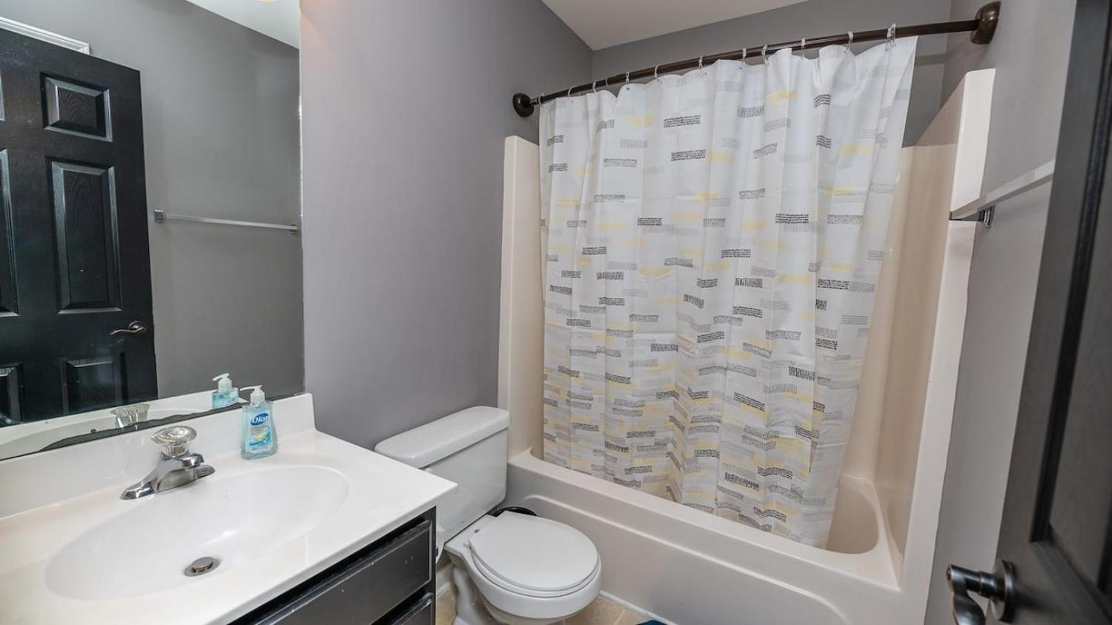 Charming, Spacious, Ideal 4 Groups Near