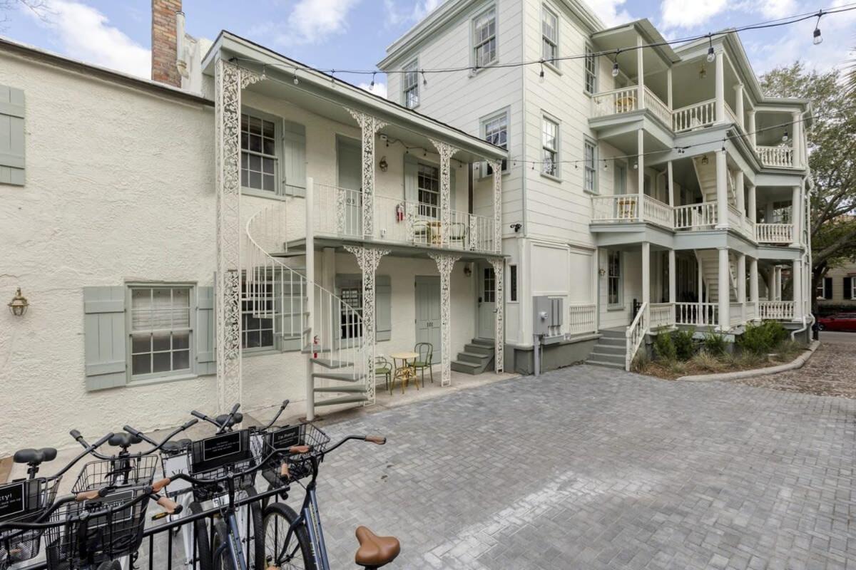 Historic Veranda King Walk To King Bed & Breakfast Charleston