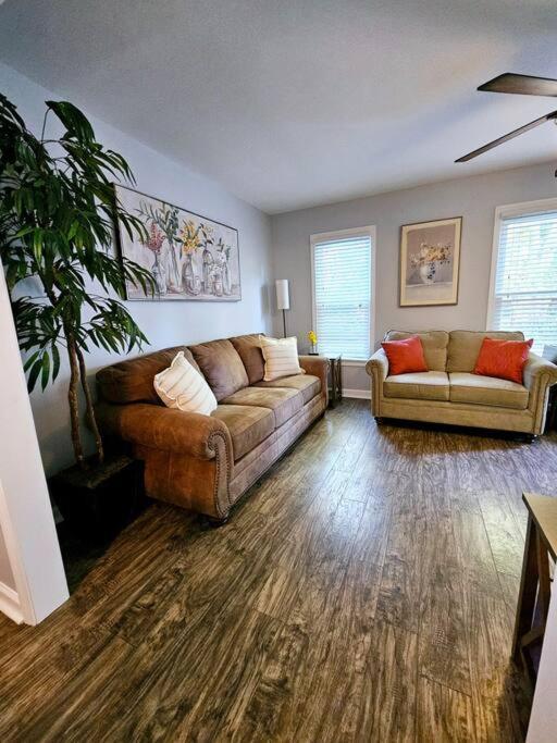 Madrona's Park Circle Place- Fenced & Convenient * Charleston