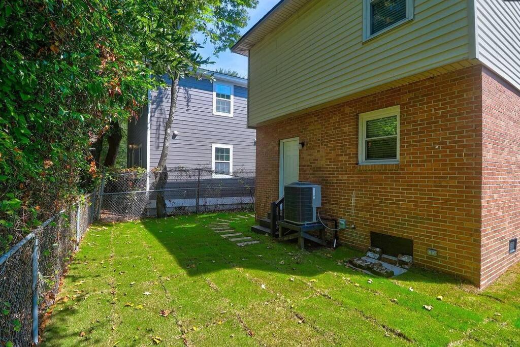 Madrona's Park Circle Place- Fenced & Convenient Holiday home