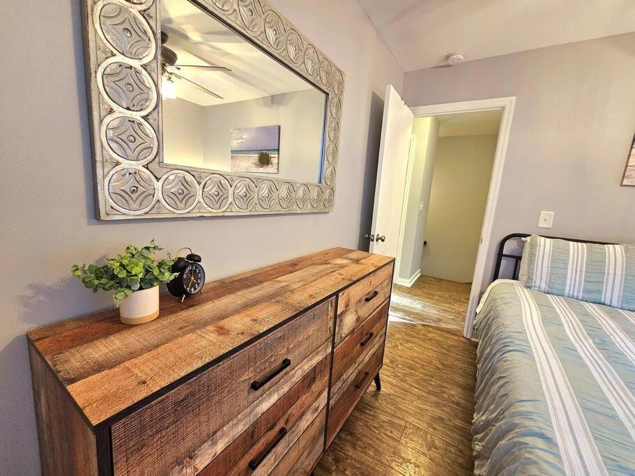 Madrona's Park Circle Place- Fenced & Convenient Holiday home