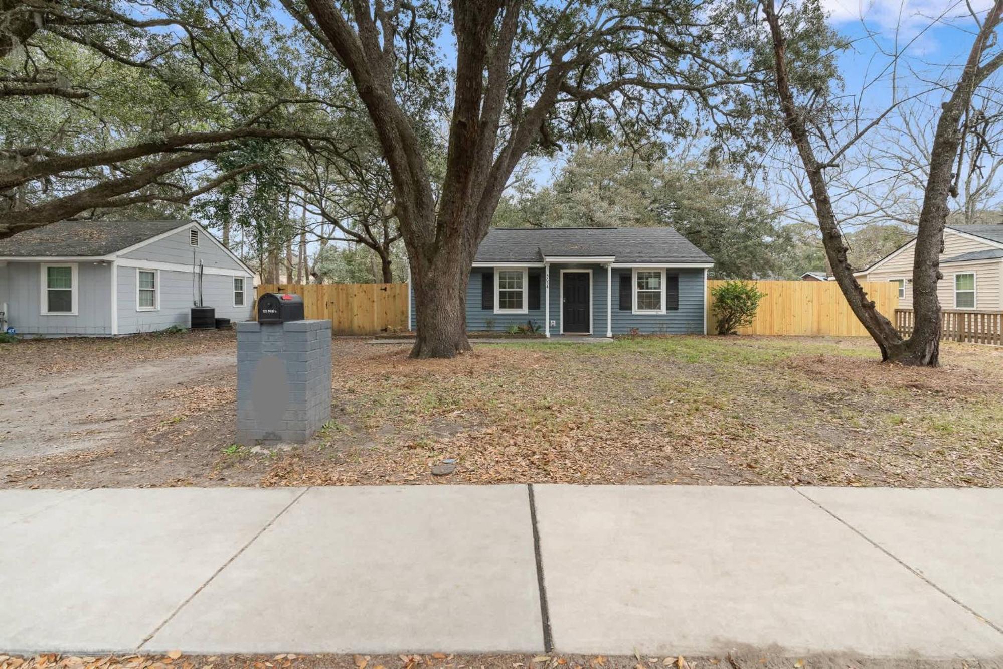 Palmetto Porch - Family Near Park Circle Holiday home