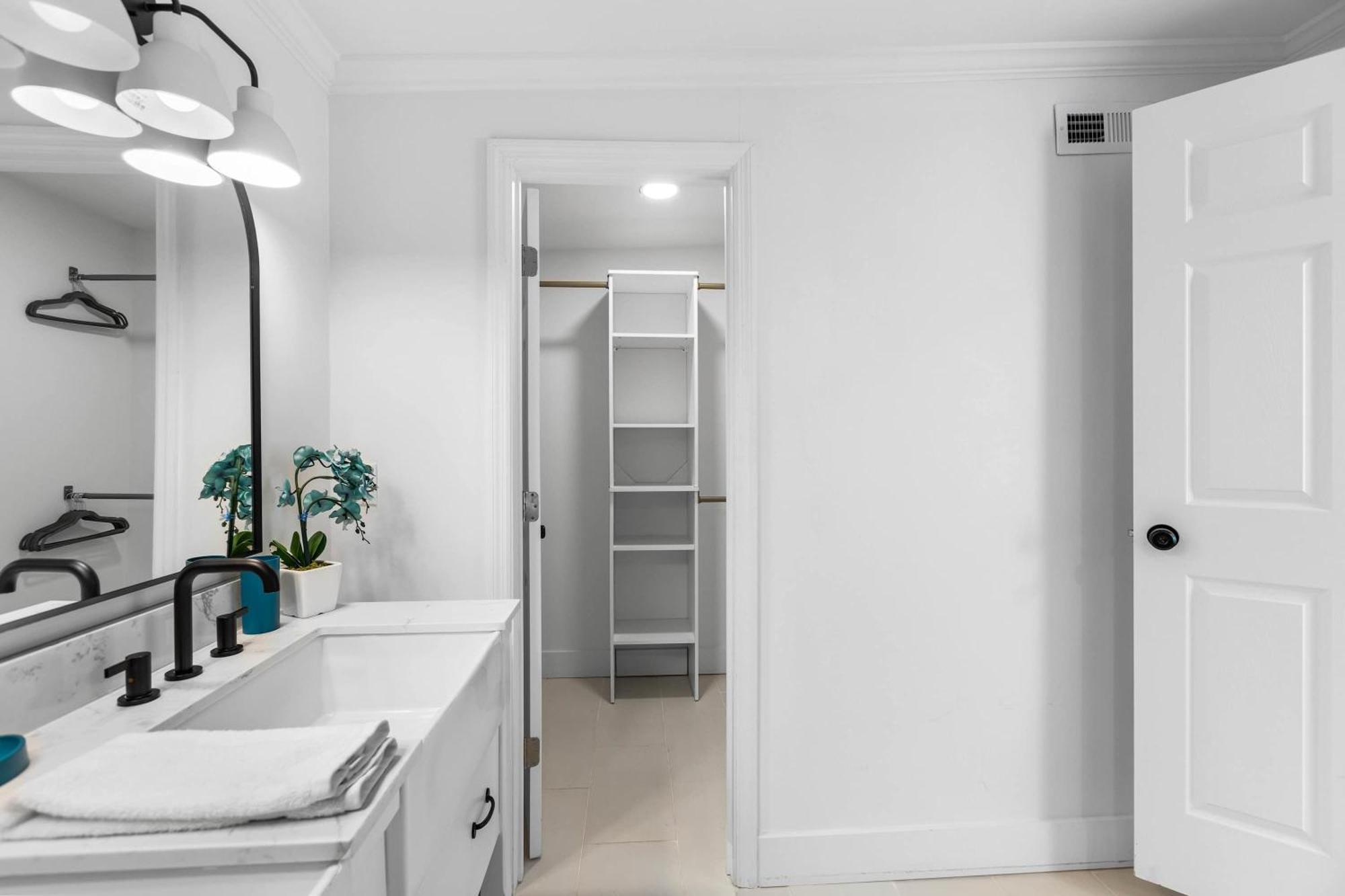 Chic Modern House Close To Beaches & Downtown Charleston