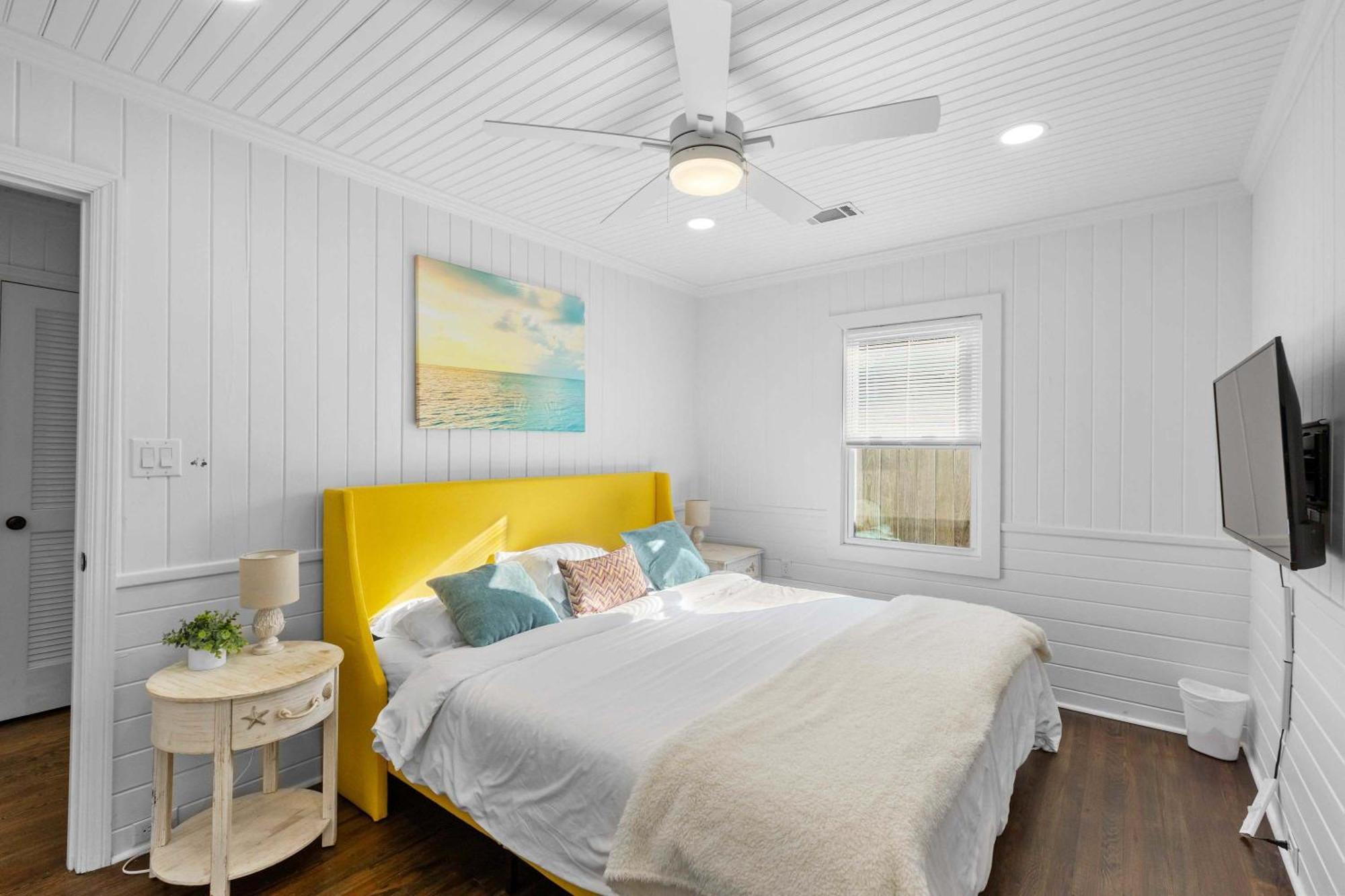Chic Modern House Close To Beaches & Downtown Holiday home *