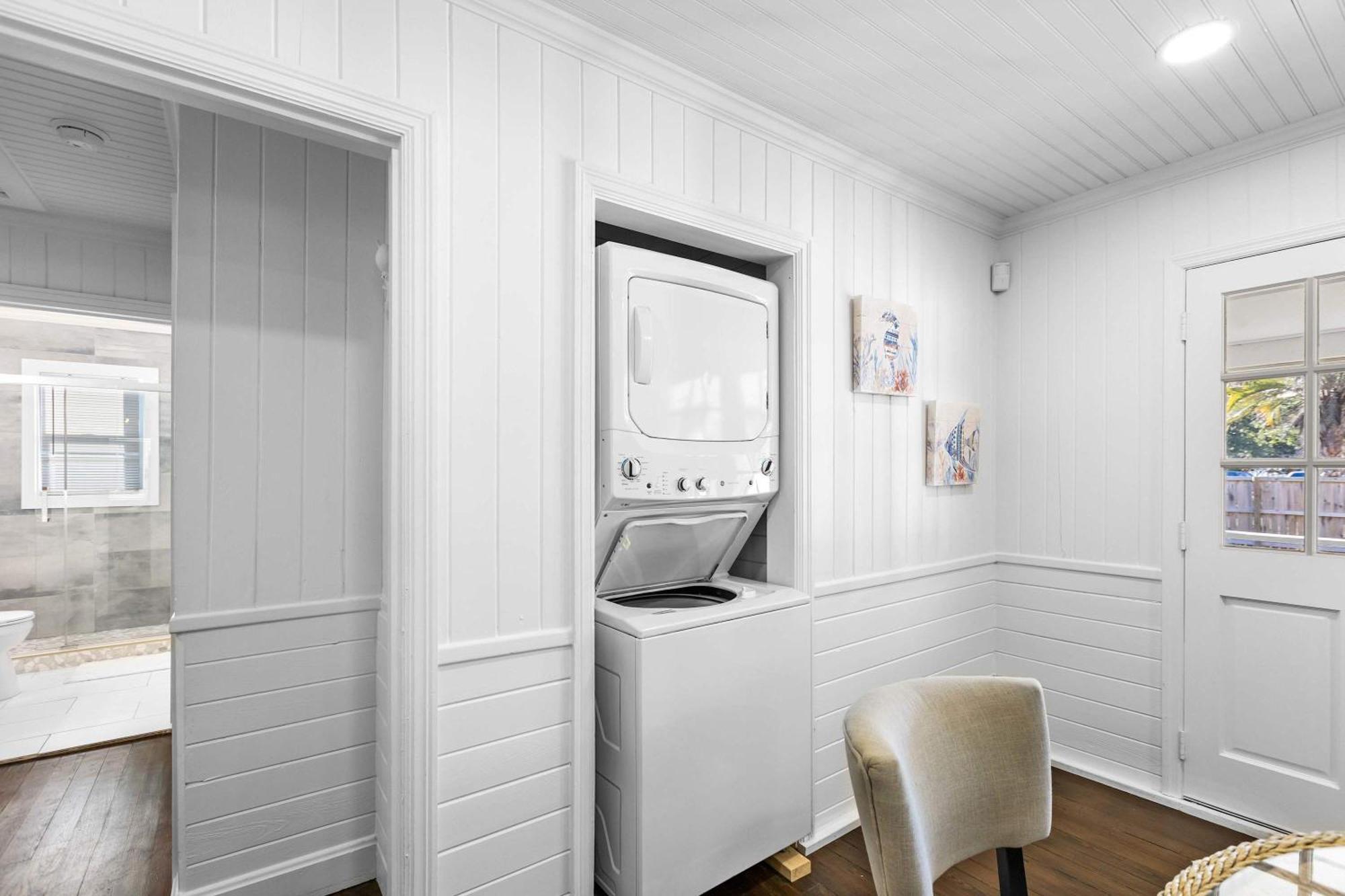 Holiday home Chic Modern House Close To Beaches & Downtown