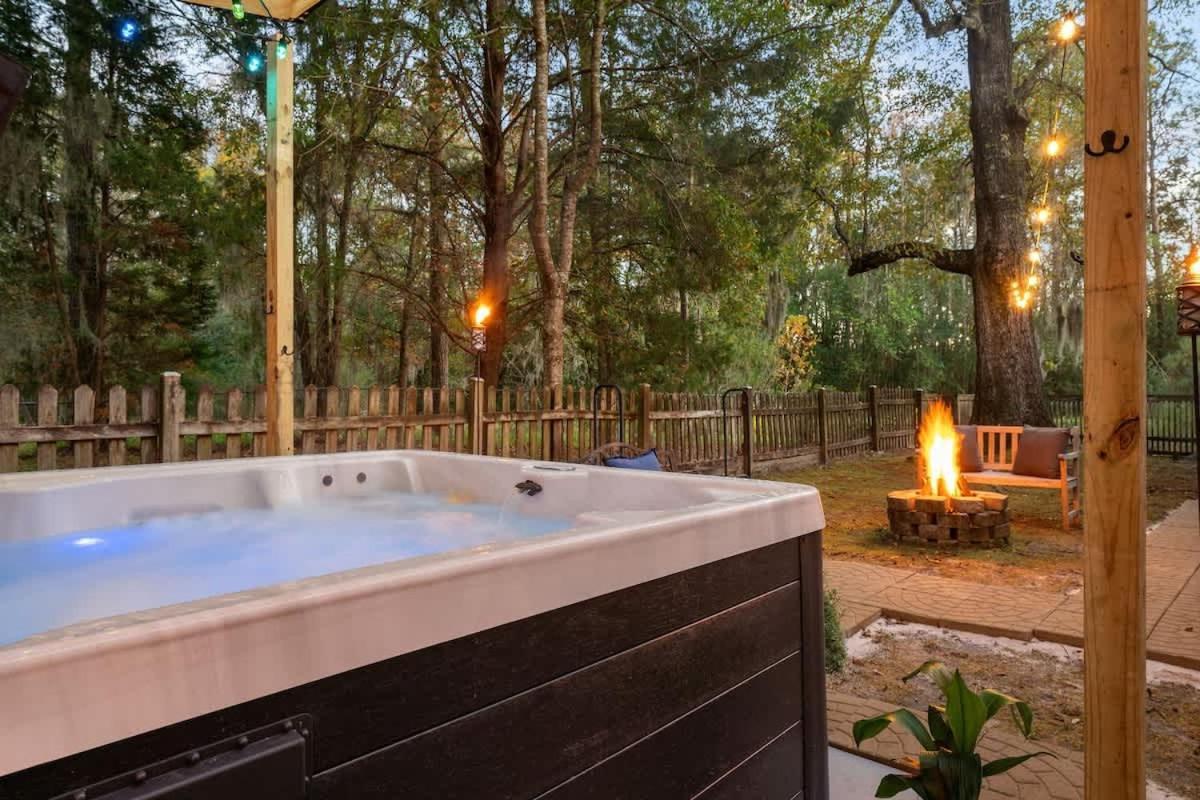 Holiday home Hot Tub Haven 7 Beds Endless Summer Charleston