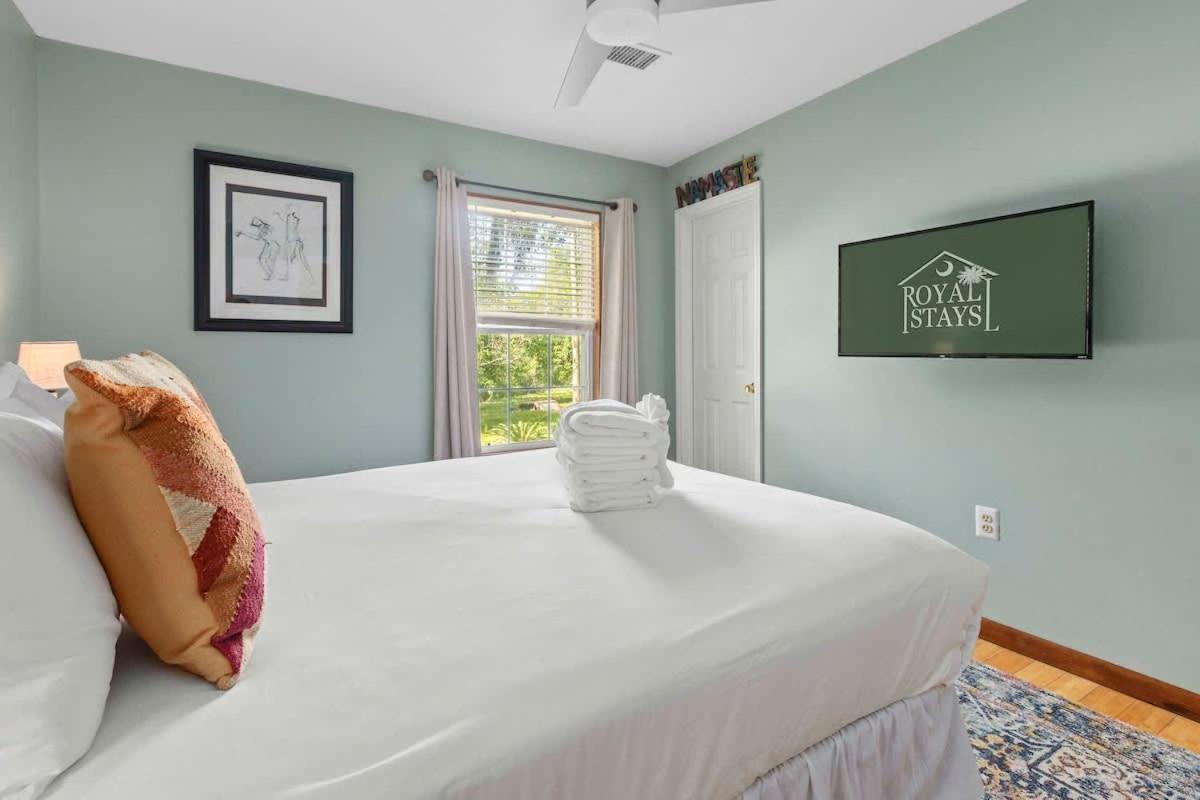 Hot Tub Haven 7 Beds Endless Summer *