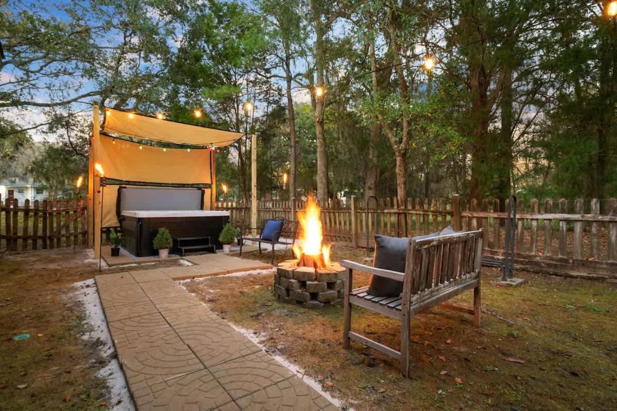 Hot Tub Haven 7 Beds Endless Summer Holiday home *