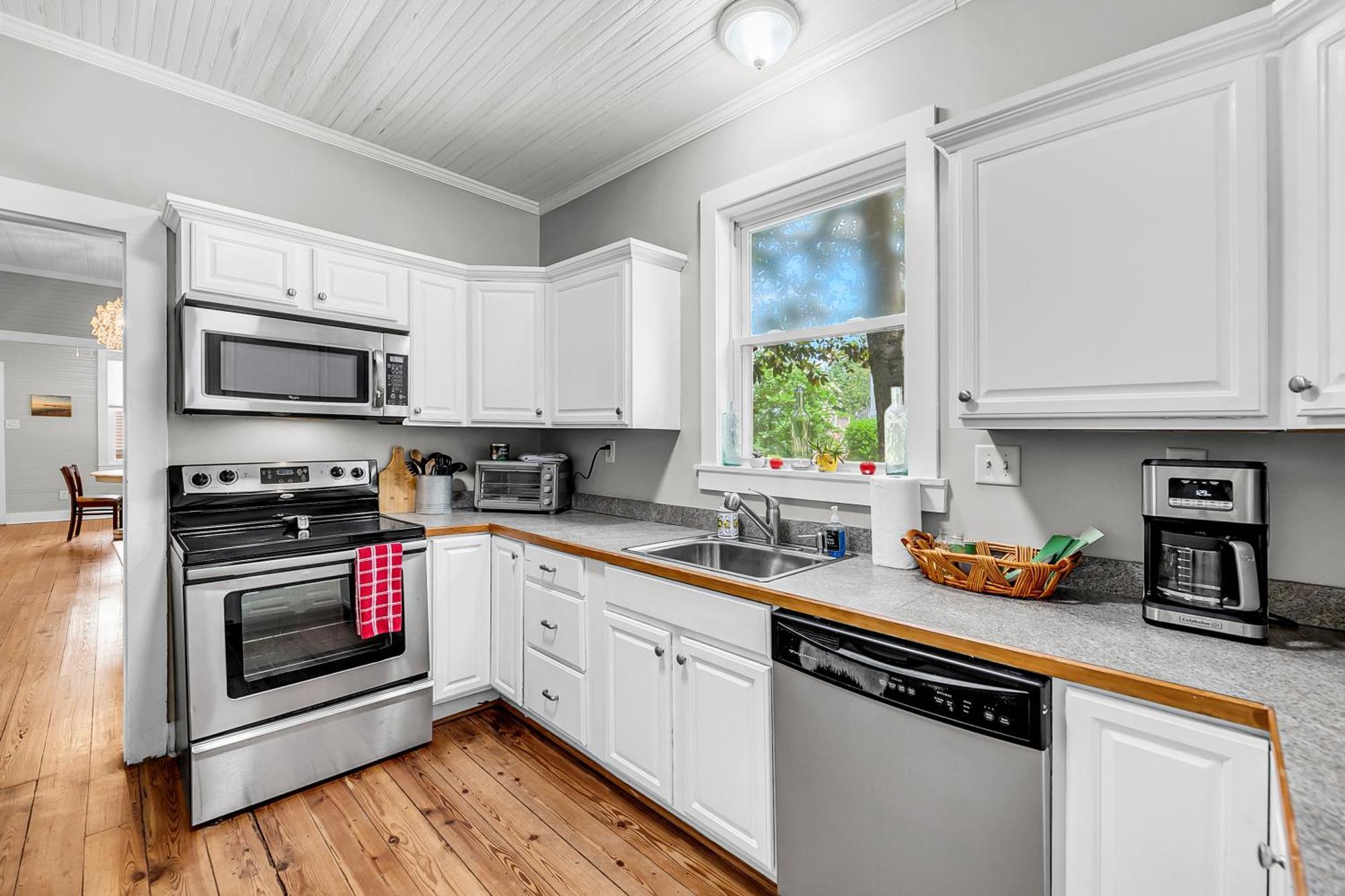 Park Circle's Gem Near Downtown And Beaches Holiday home *