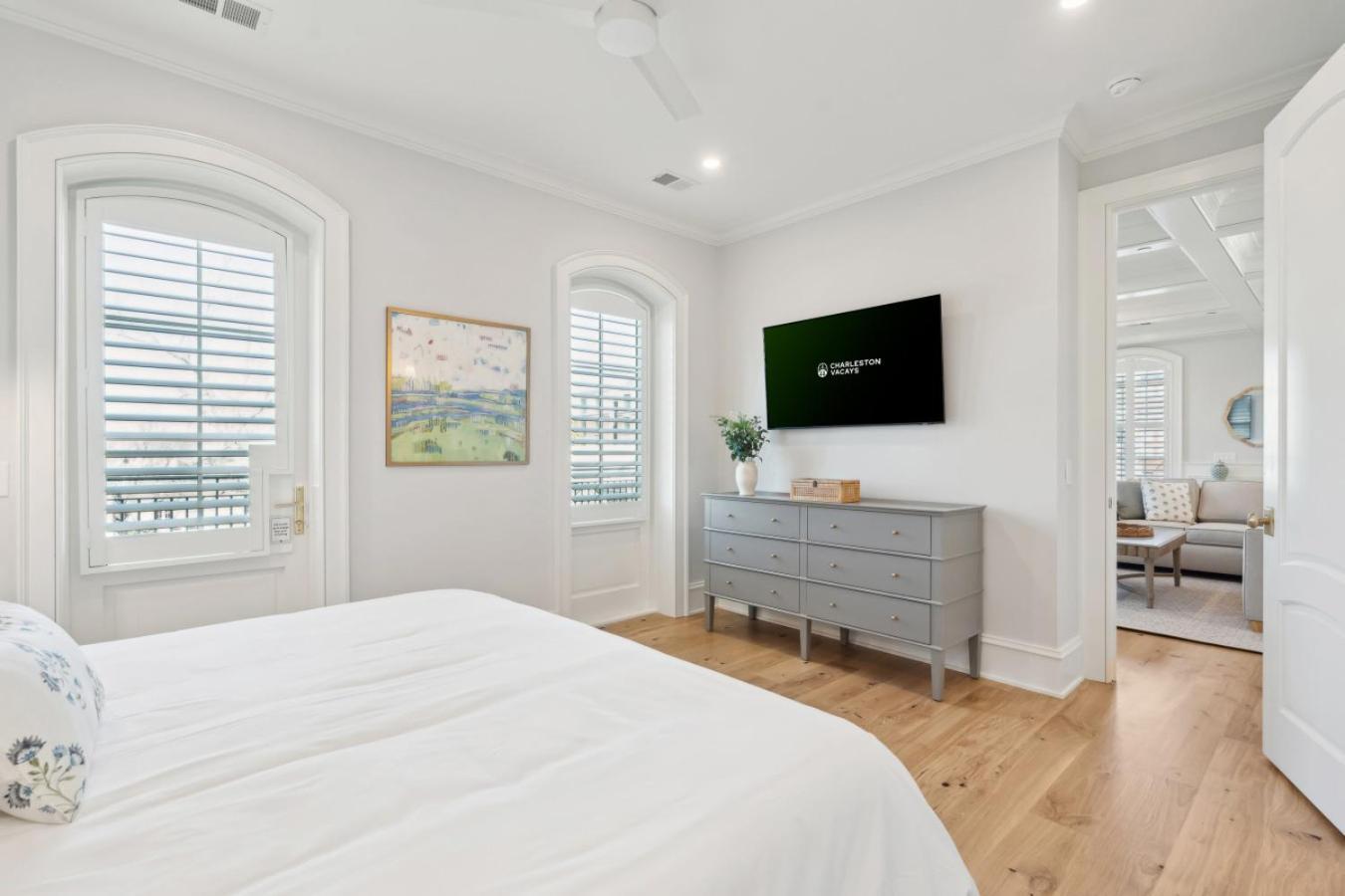 The Soiree By Vacays-new Build By King Apartment
