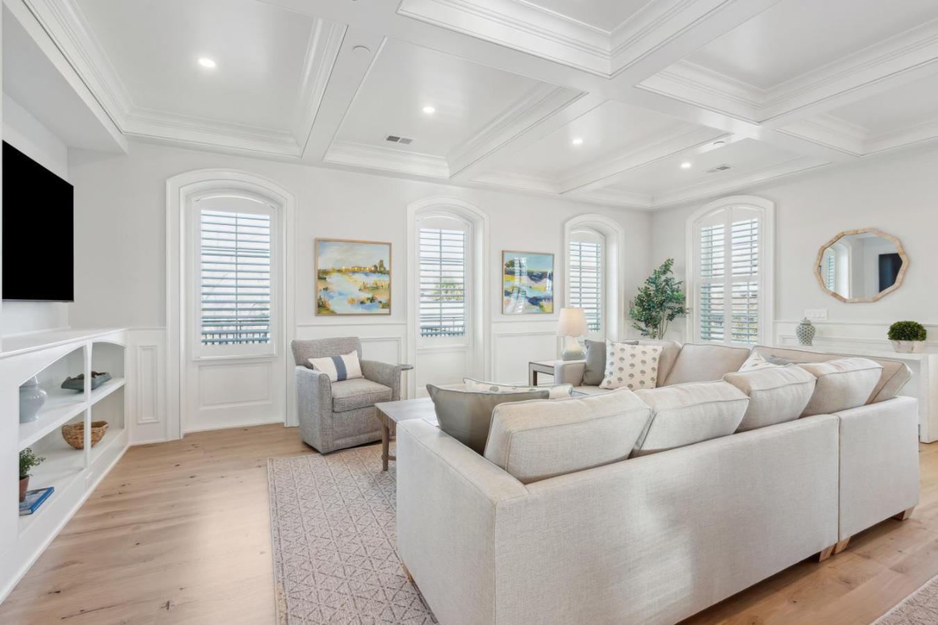 The Soiree By Vacays-new Build By King Apartment Charleston